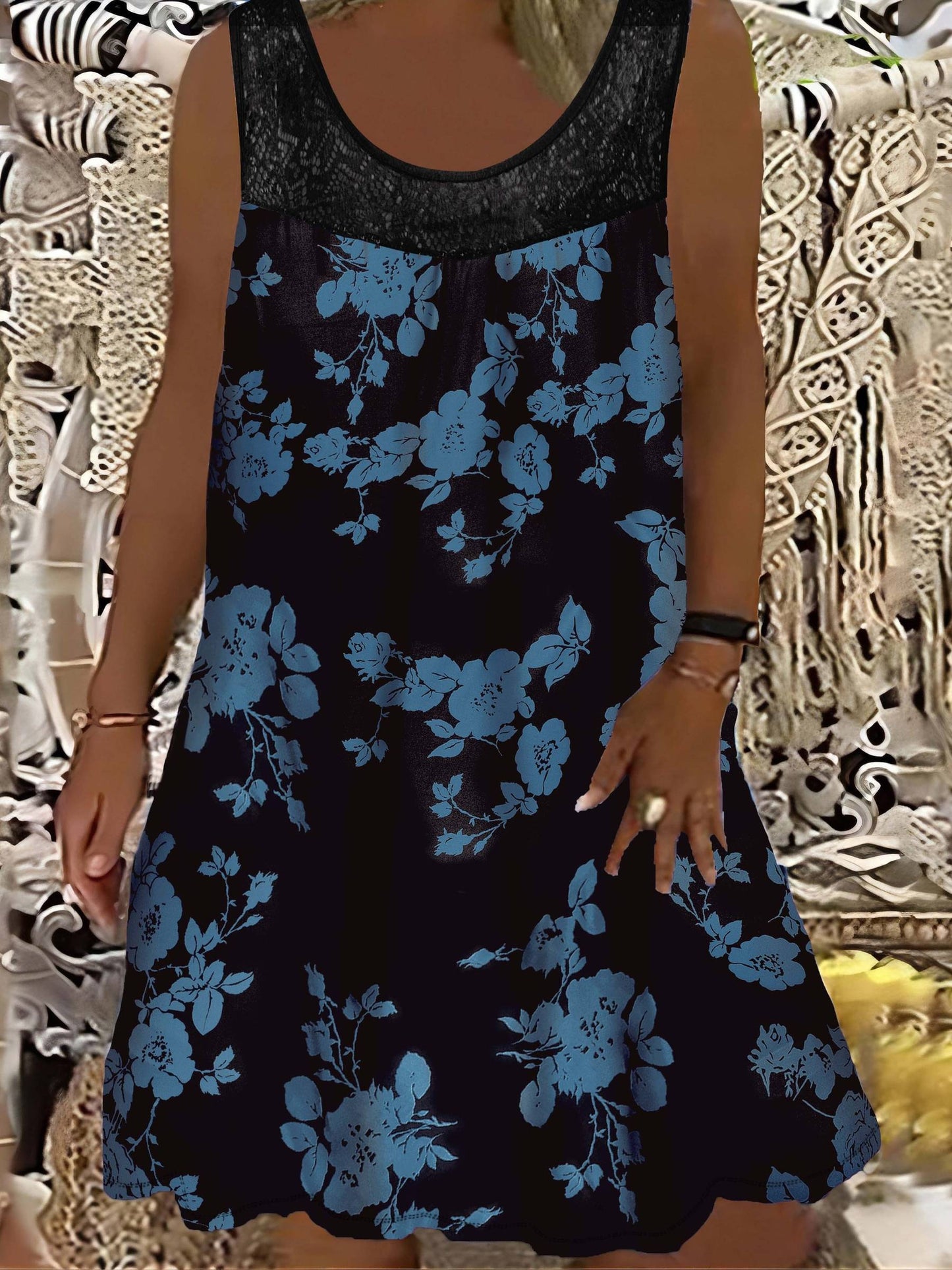 Samudri | Vestido Sin Mangas De Corte en a Con Estampado Floral Panel De Encaje Y Cuello Redondo