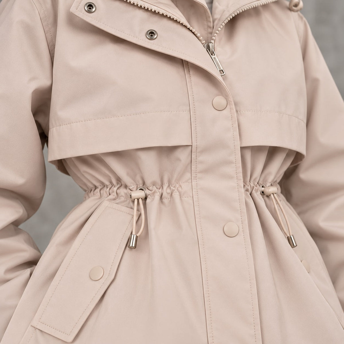 Echoglow | Parka con Capucha y Cintura Ajustable