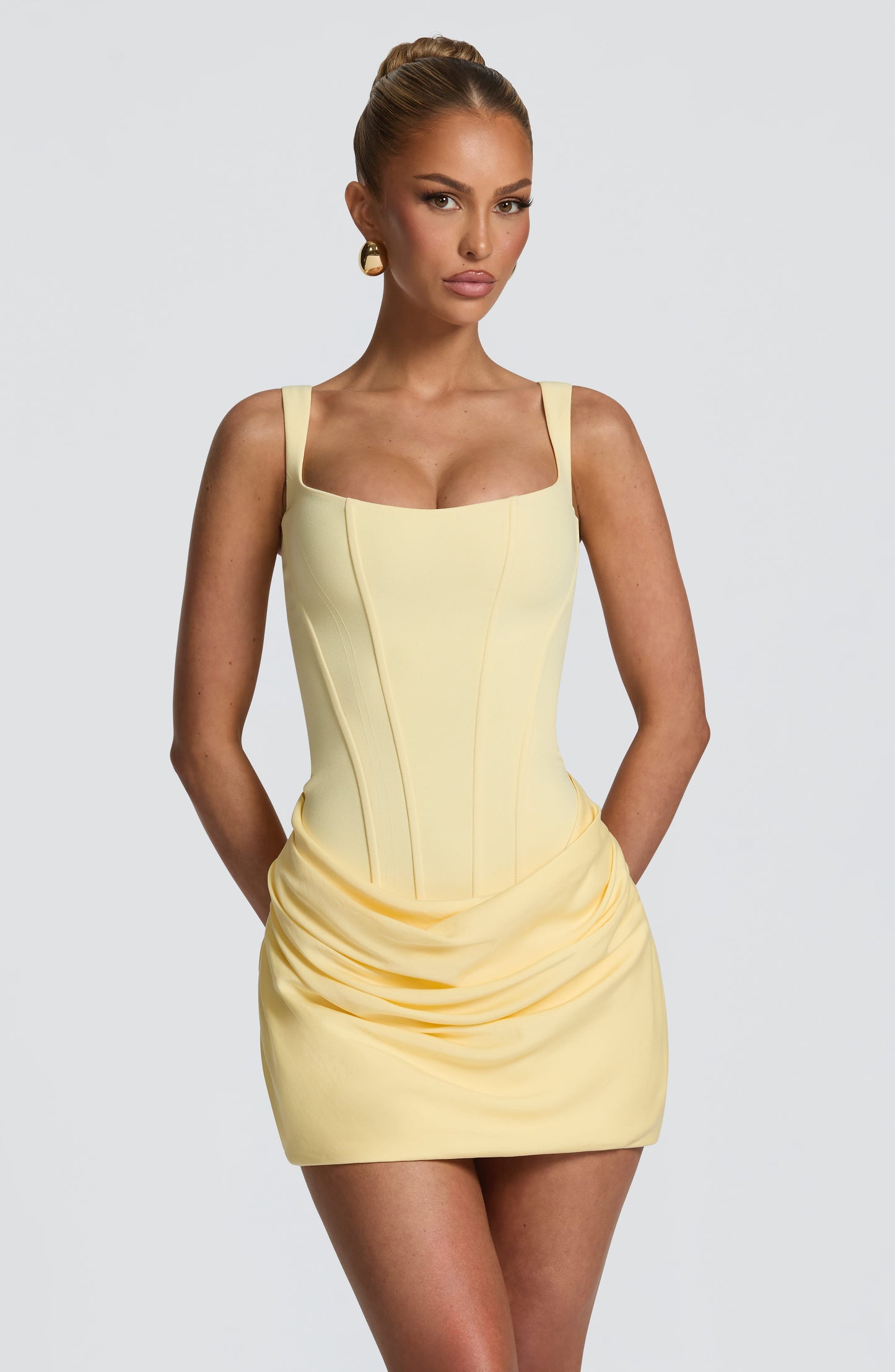 Manuella | Vestido Mini con Escote Cuadrado