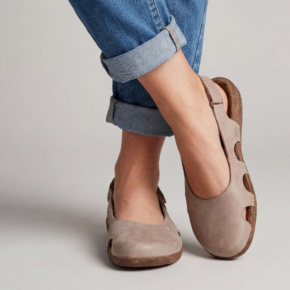 Freja | Zapatos Slingback de Punta Cerrada con Cortes
