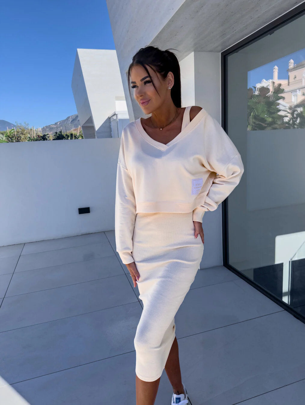 Latasha | Conjunto de Vestido midi de Manga Larga con Cuello en V