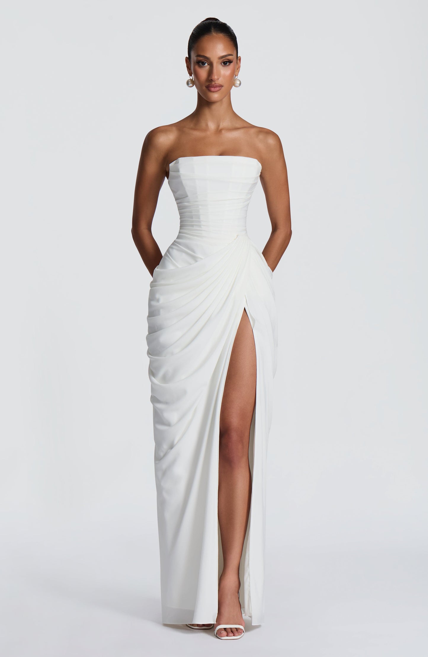 Narja | Vestido Largo Sin Tirantes Con Fruncidos y Abertura
