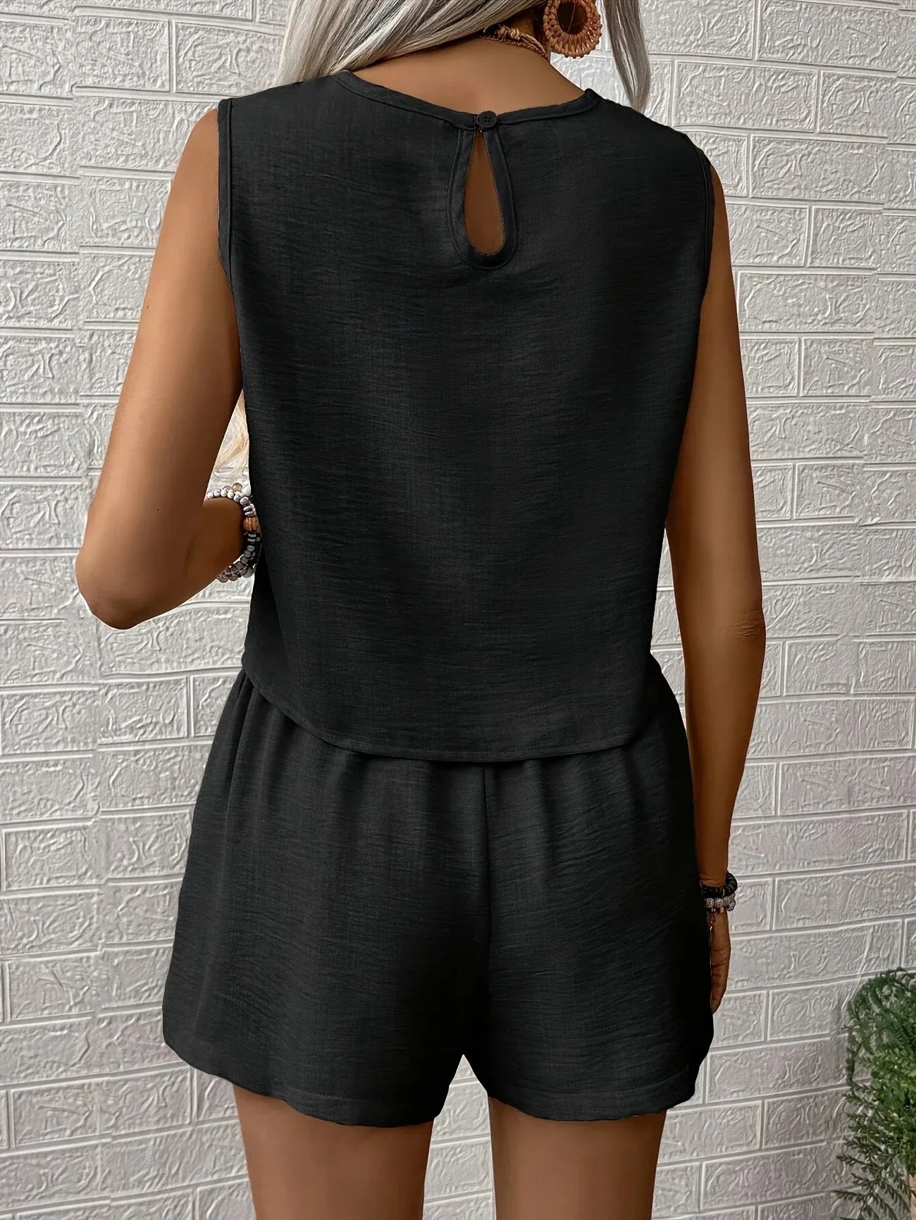 Nella | Conjunto de Dos Piezas con Top Sin Mangas y Shorts