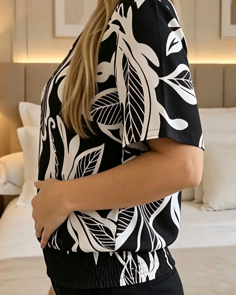 Isheba | Blusa Con Estampado de Hojas y Bajo Fruncido
