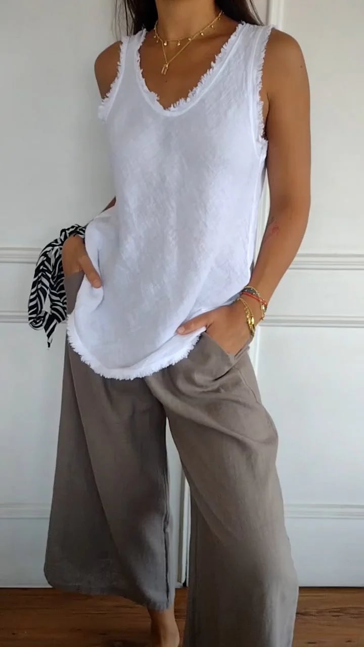 Myriam | Top Sin Mangas Con Cuello en V y Dobladillo Deshilachado