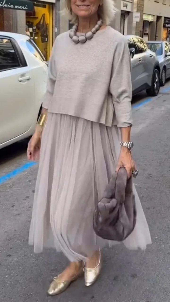 Efrata | Vestido midi Plisado con Capas y Manga Larga