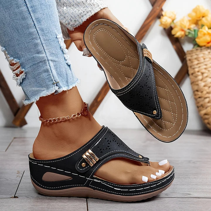 Tiara - Sandalias de Cuña Con Aberturas