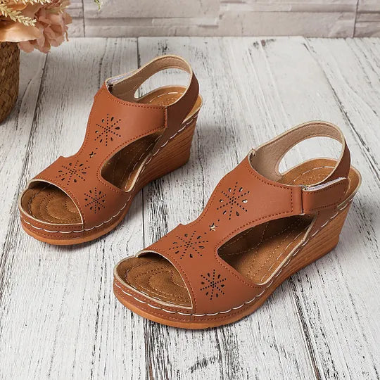 Setia | Sandalias De Cuña Con Aberturas Florales