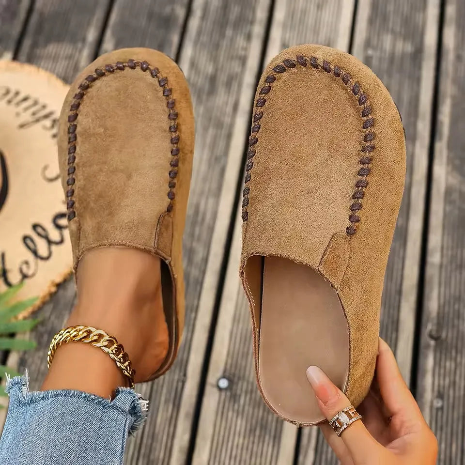 Wendi | Zuecos Sin Cordones De Puntera Cerrada Con Acabado Tipo Ante