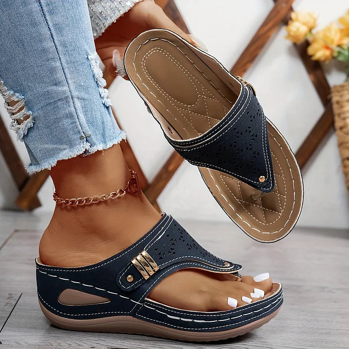 Tiara - Sandalias de Cuña Con Aberturas