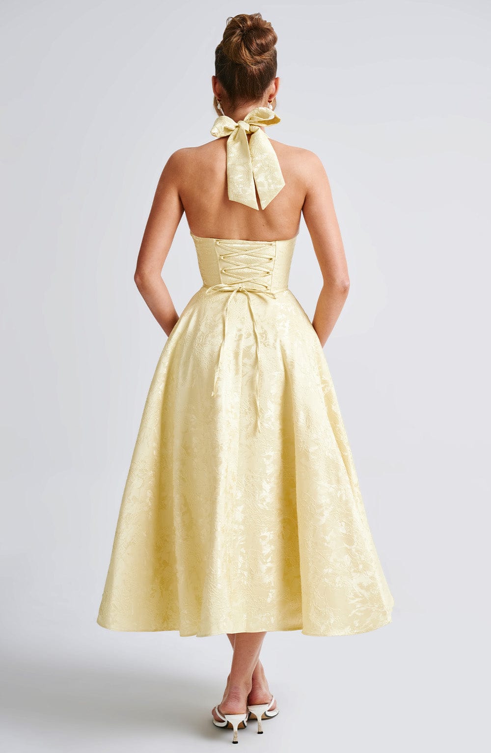 Myra | Vestido Midi Blanco Con Cuello Halter Jacquard