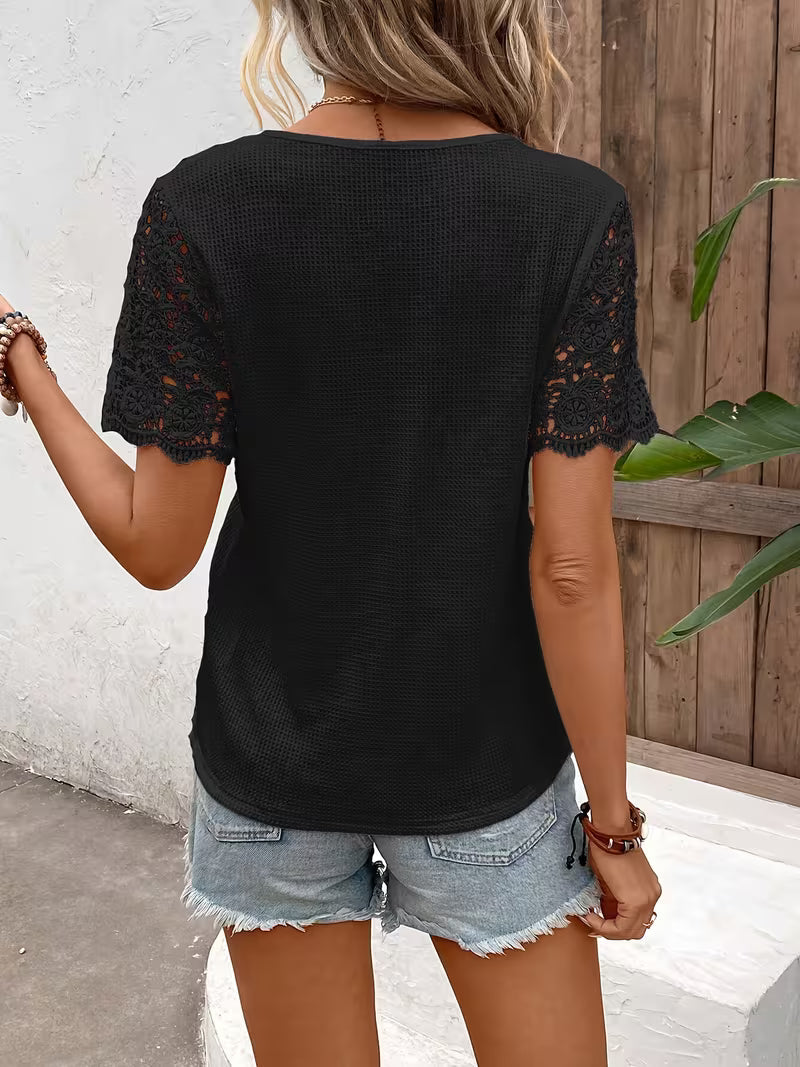 Sinna | Camiseta Henley De Manga Corta Con Canesú De Encaje