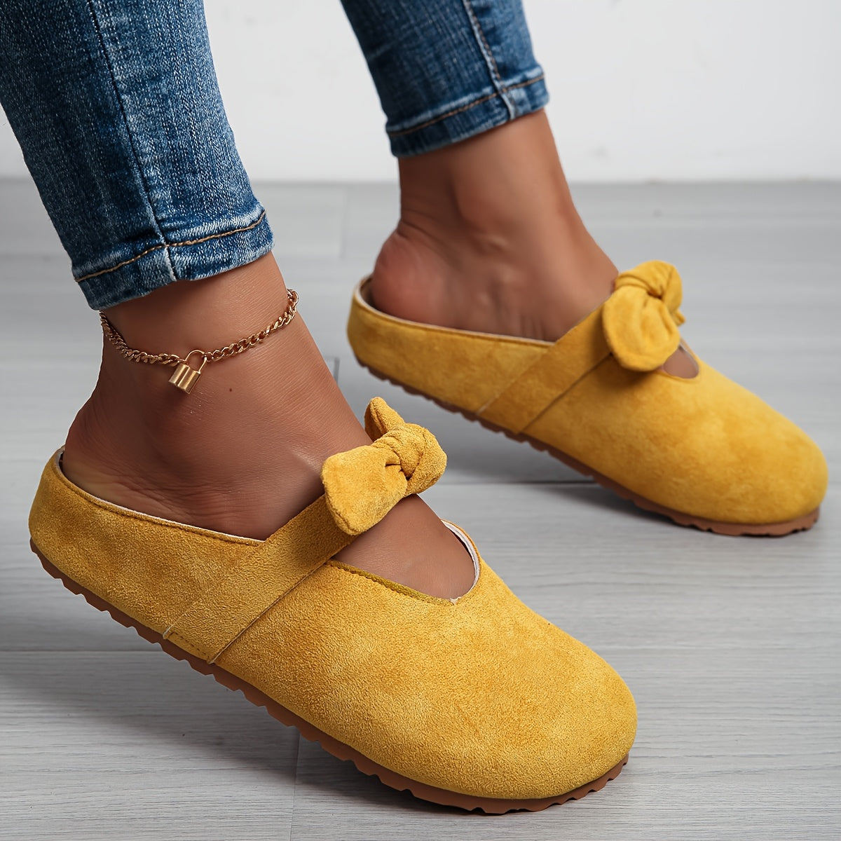 Minaya - Zuecos Tipo Mule Sin Cordones Con Lazo