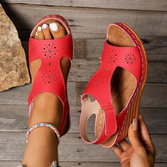 Setia | Sandalias De Cuña Con Aberturas Florales