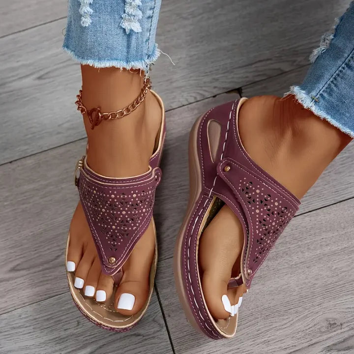 Tiara - Sandalias de Cuña Con Aberturas