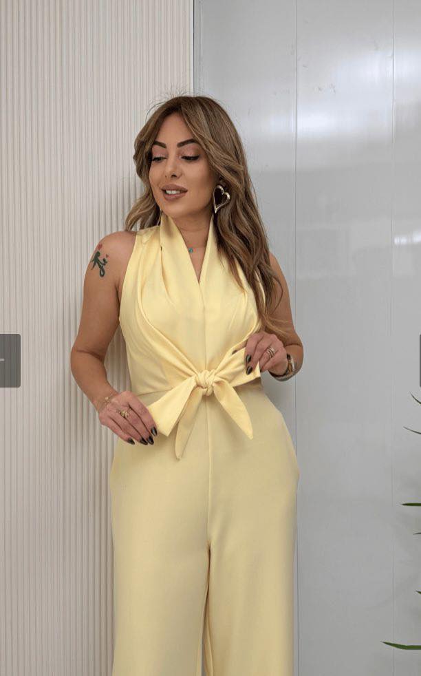 Kamwi - Mono Con Cuello Halter y Pernera Ancha