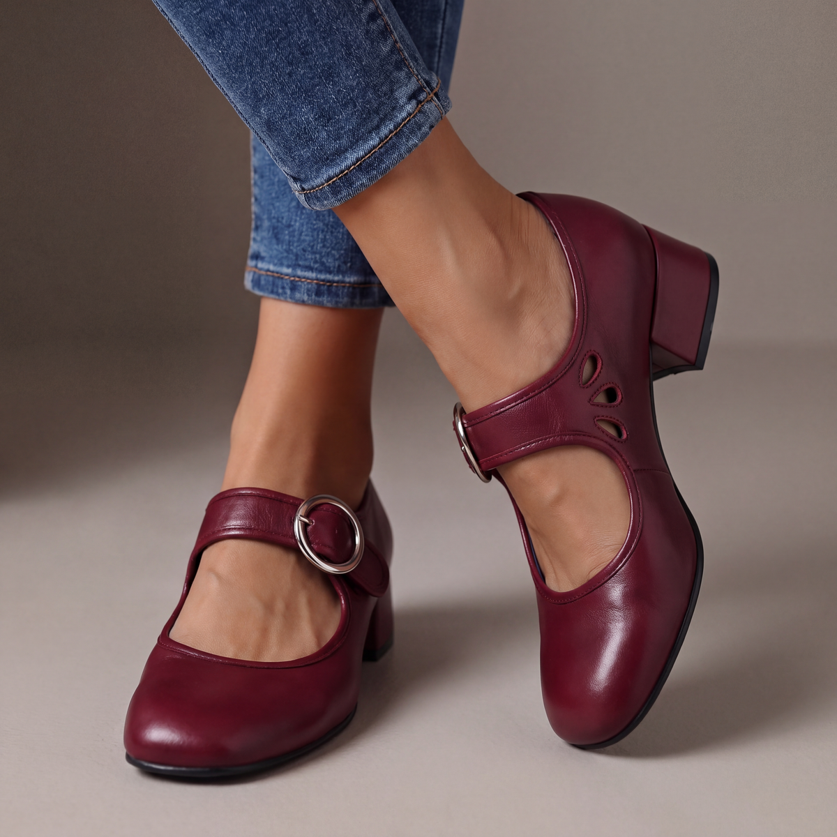 Evelita | Zapatos de Cuero con Hebilla y Tacón Bajo