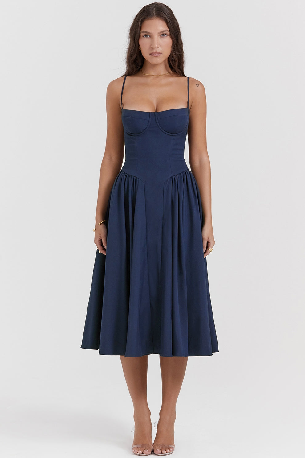 Maissa | Vestido Midi Sin Mangas Con Escote Corazón