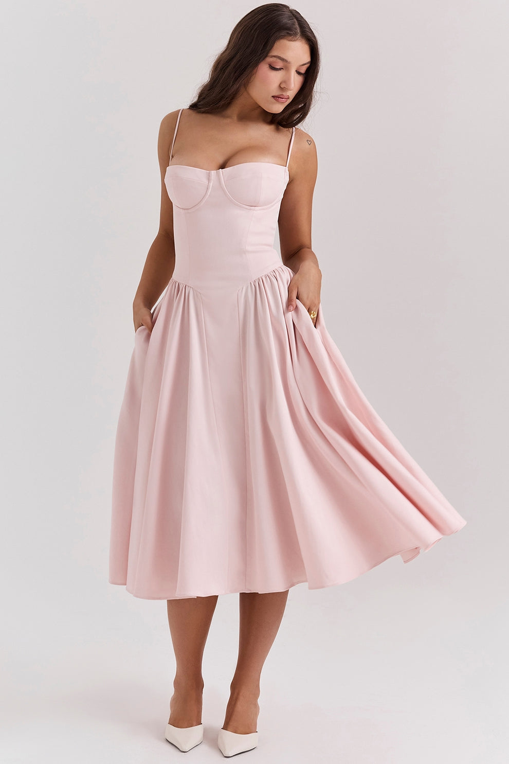 Maissa | Vestido Midi Sin Mangas Con Escote Corazón