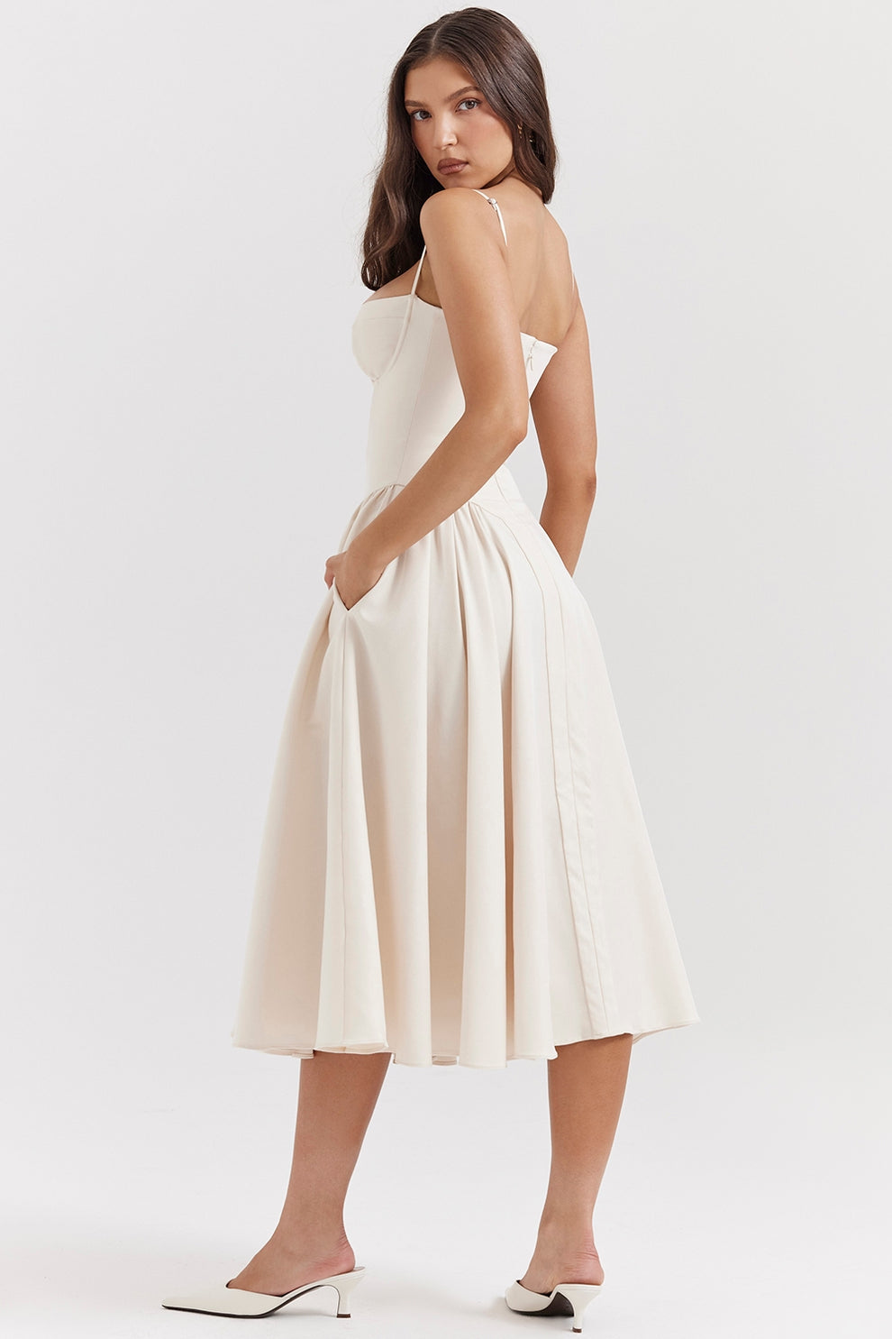 Maissa | Vestido Midi Sin Mangas Con Escote Corazón