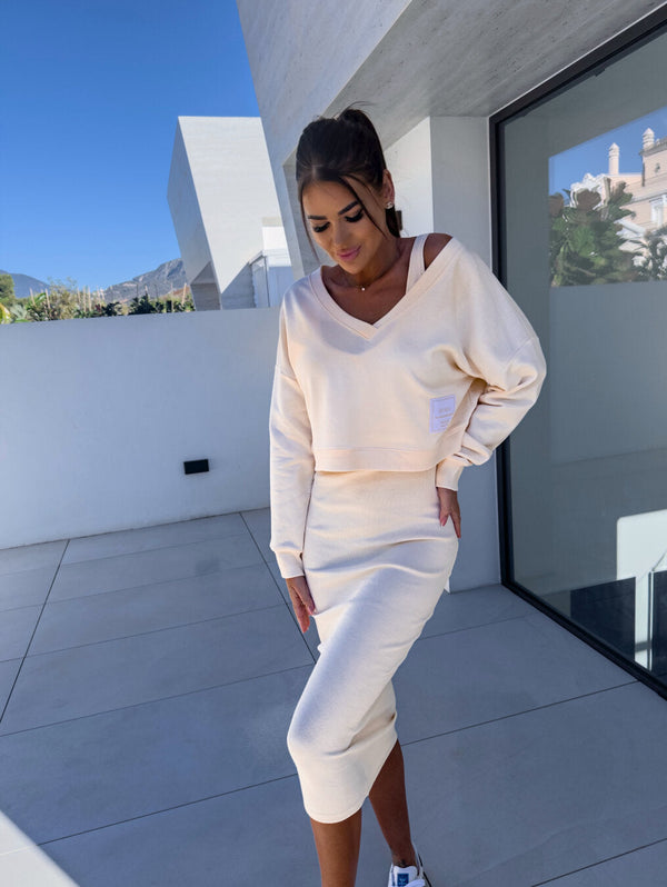 Latasha | Conjunto de Vestido midi de Manga Larga con Cuello en V