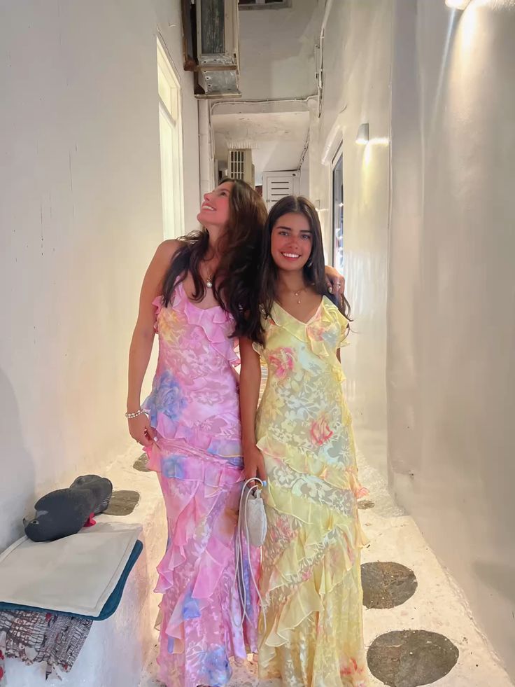 Latonya | Vestido Largo Con Tirantes Y Volantes Florales