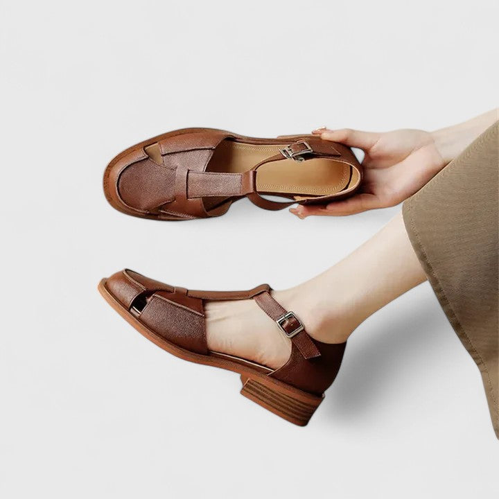 Camelys | Sandalias con Hebilla y Tacón Bajo