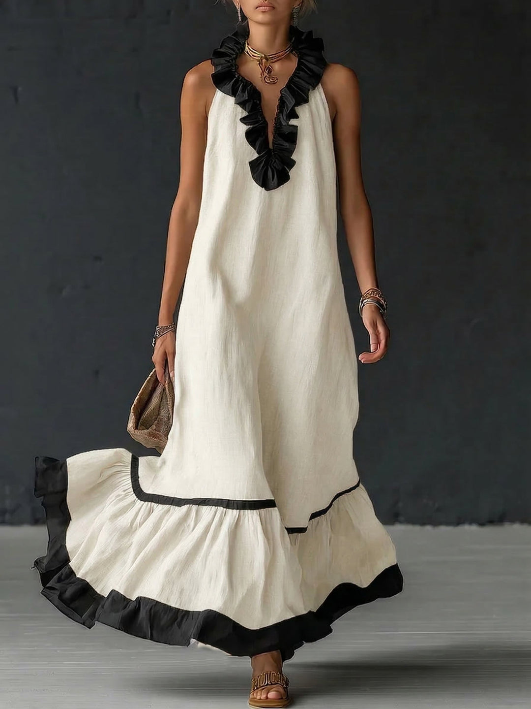 Natja | Vestido Largo Con Cuello De Volantes Y Bajo en Contraste