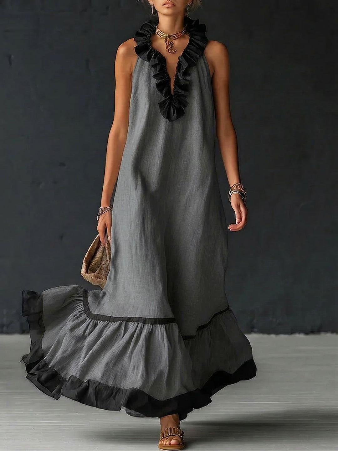 Natja | Vestido Largo Con Cuello De Volantes Y Bajo en Contraste