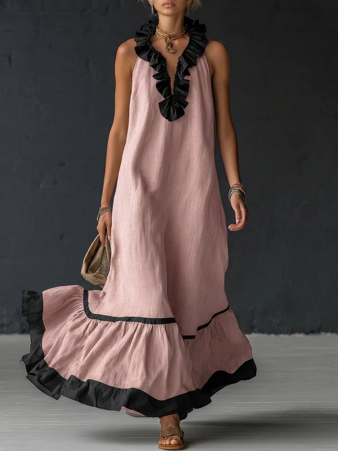 Natja | Vestido Largo Con Cuello De Volantes Y Bajo en Contraste