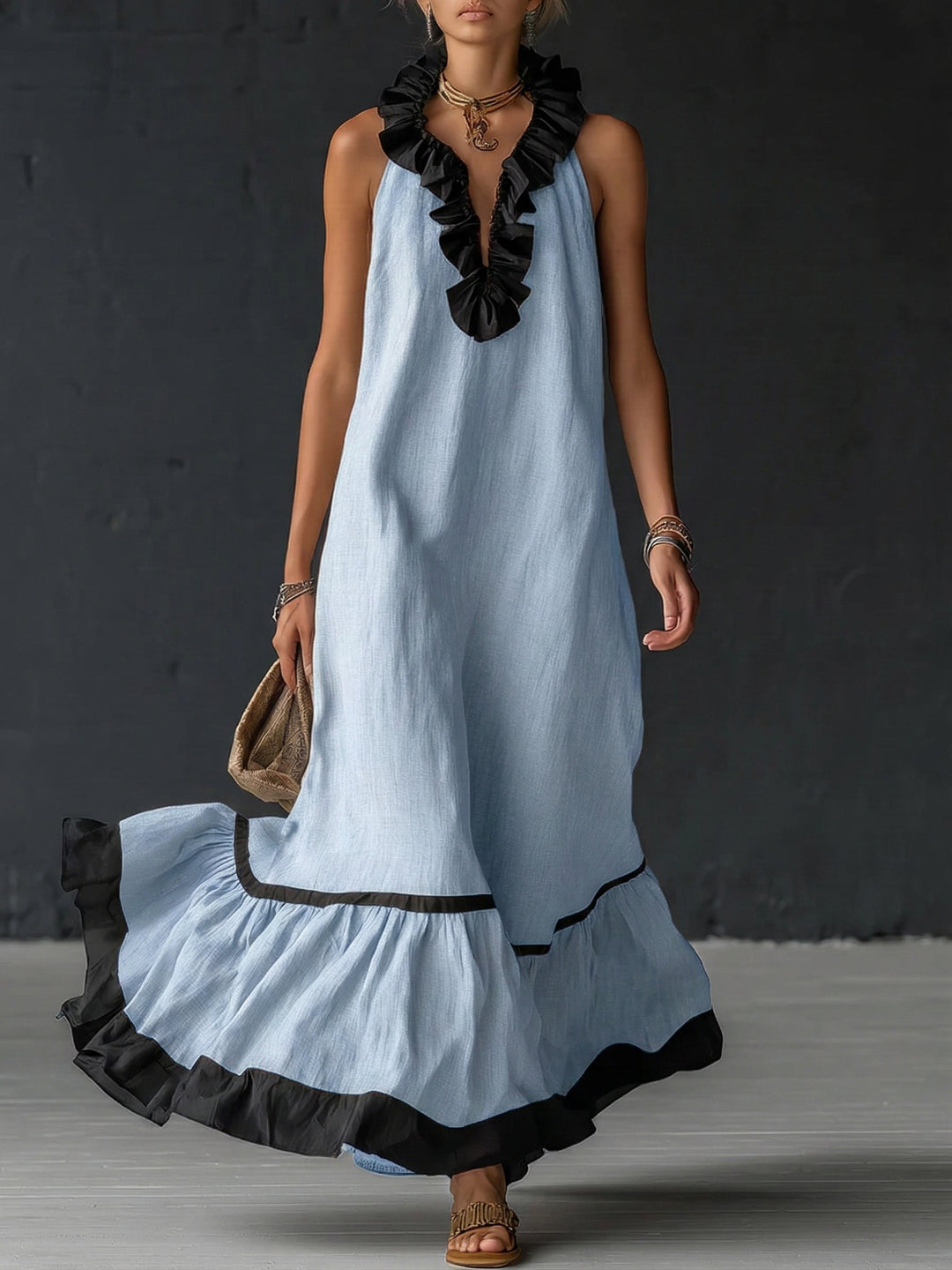 Natja | Vestido Largo Con Cuello De Volantes Y Bajo en Contraste