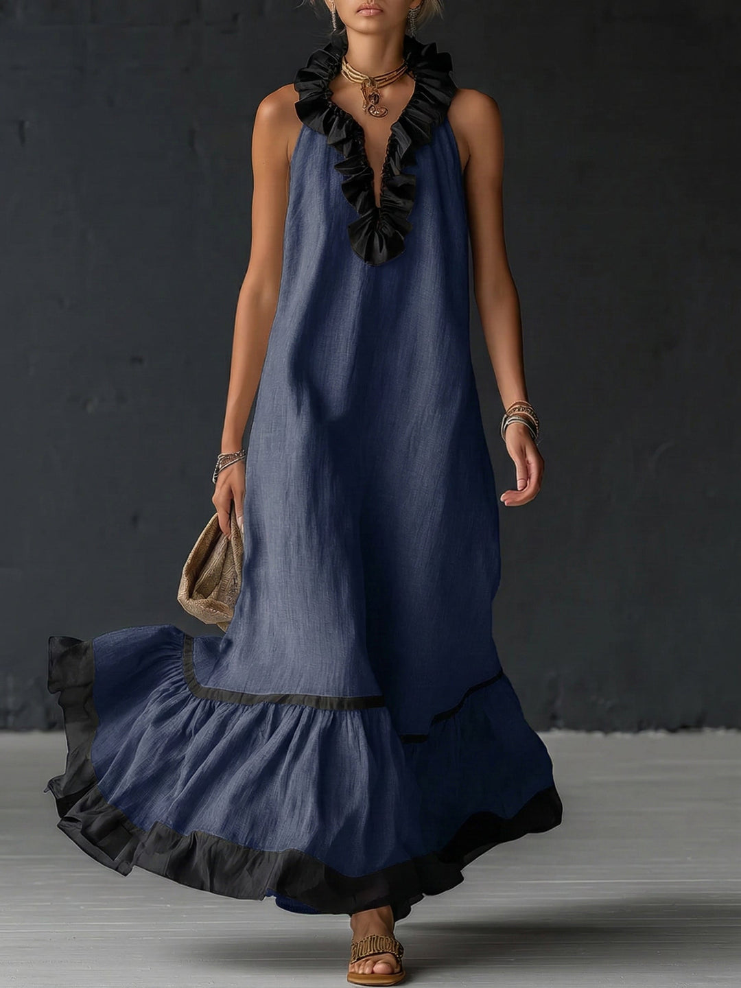 Natja | Vestido Largo Con Cuello De Volantes Y Bajo en Contraste