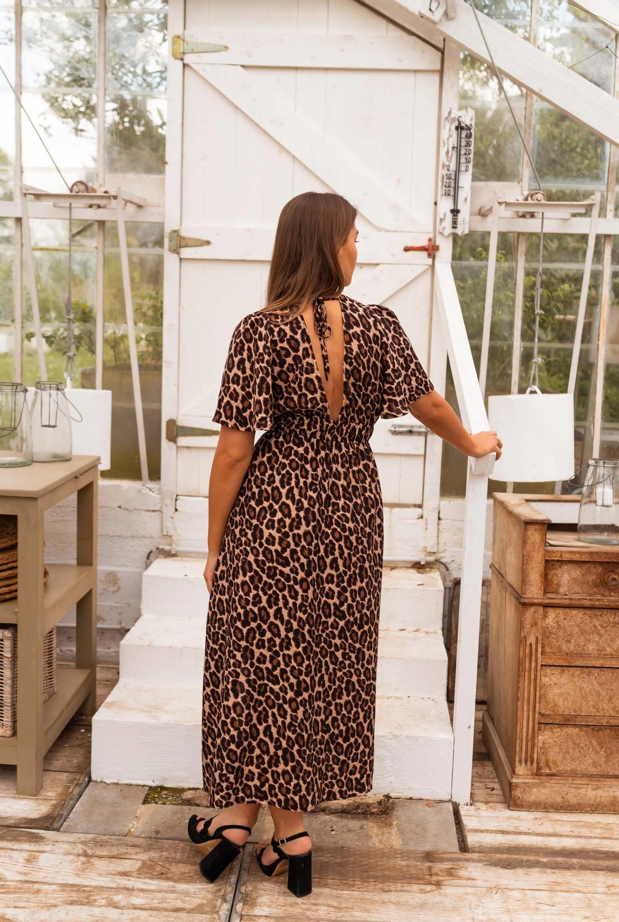 Coralie | Vestido MIDI Con Estampado De Leopardo Y Mangas Con Volantes