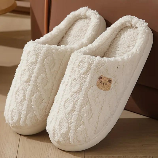 Chantal | Pantuflas con Textura y Bordado de Oso
