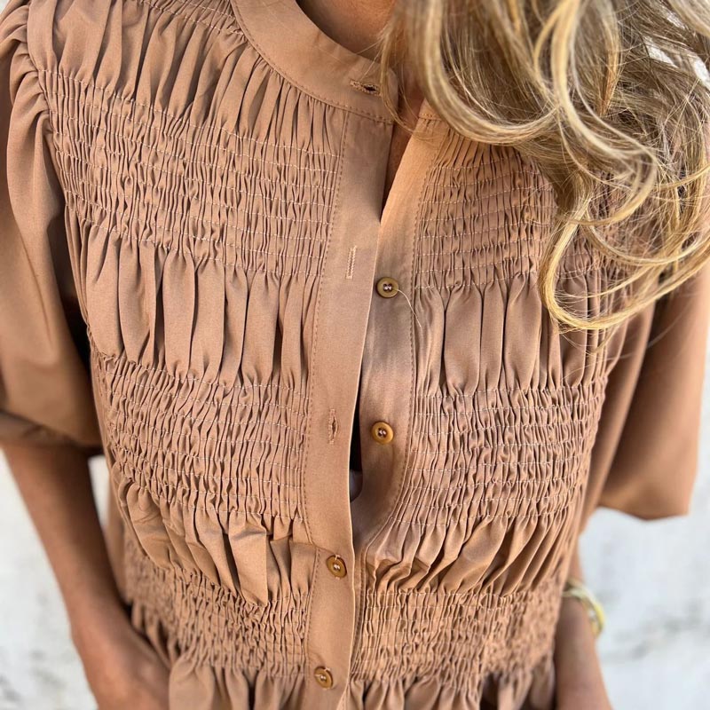 Megan | Blusa Con Mangas Abullonadas Frente Abotonado y Detalle Fruncido