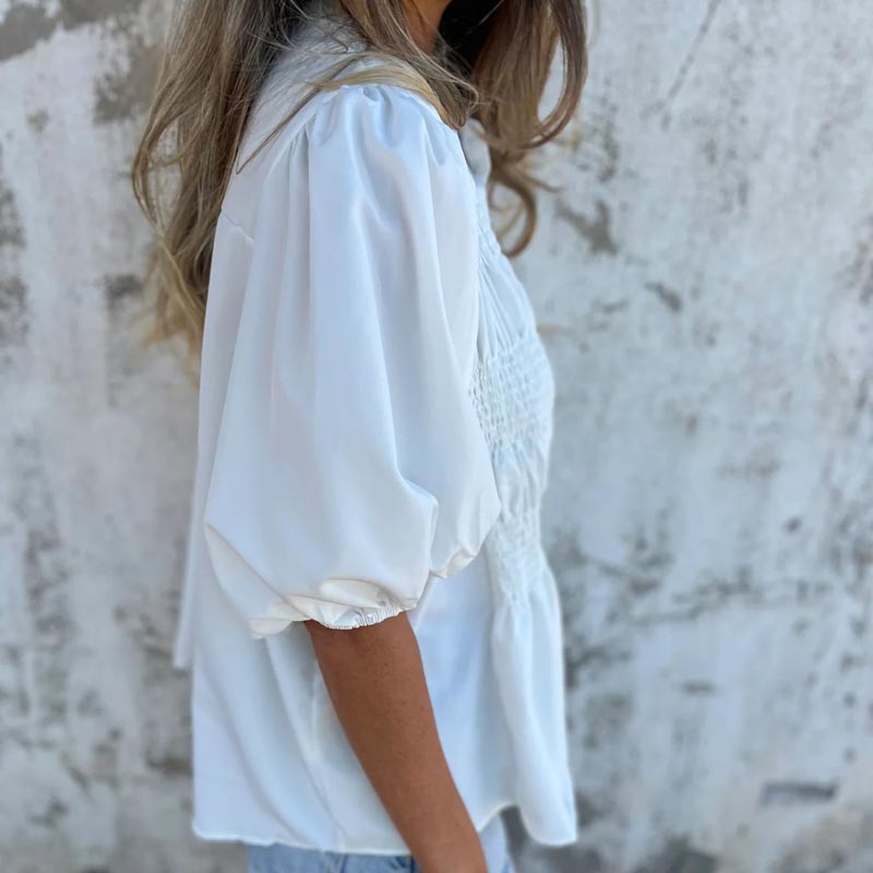 Megan | Blusa Con Mangas Abullonadas Frente Abotonado y Detalle Fruncido