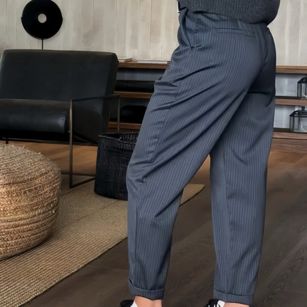 Angelina | Pantalones De Pierna Recta a Rayas Finas Hasta El Tobillo