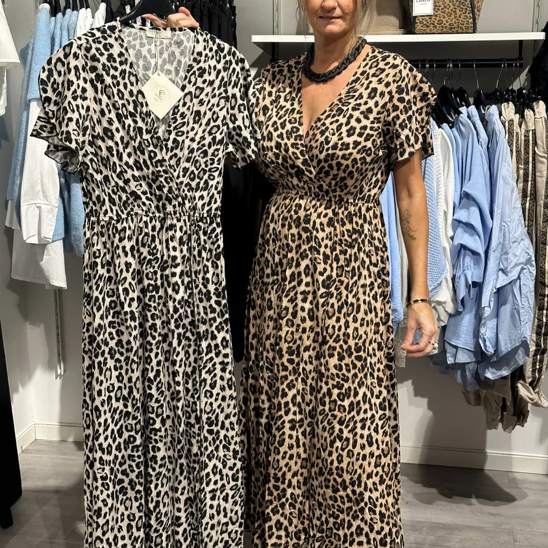 Sirina | Vestido Maxi Estampado Leopardo Escote V