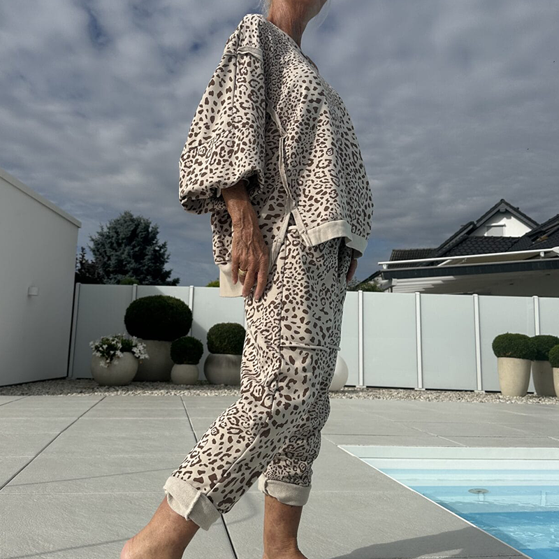 Leenora | Conjunto Dos Piezas Estampado Leopardo Holgado